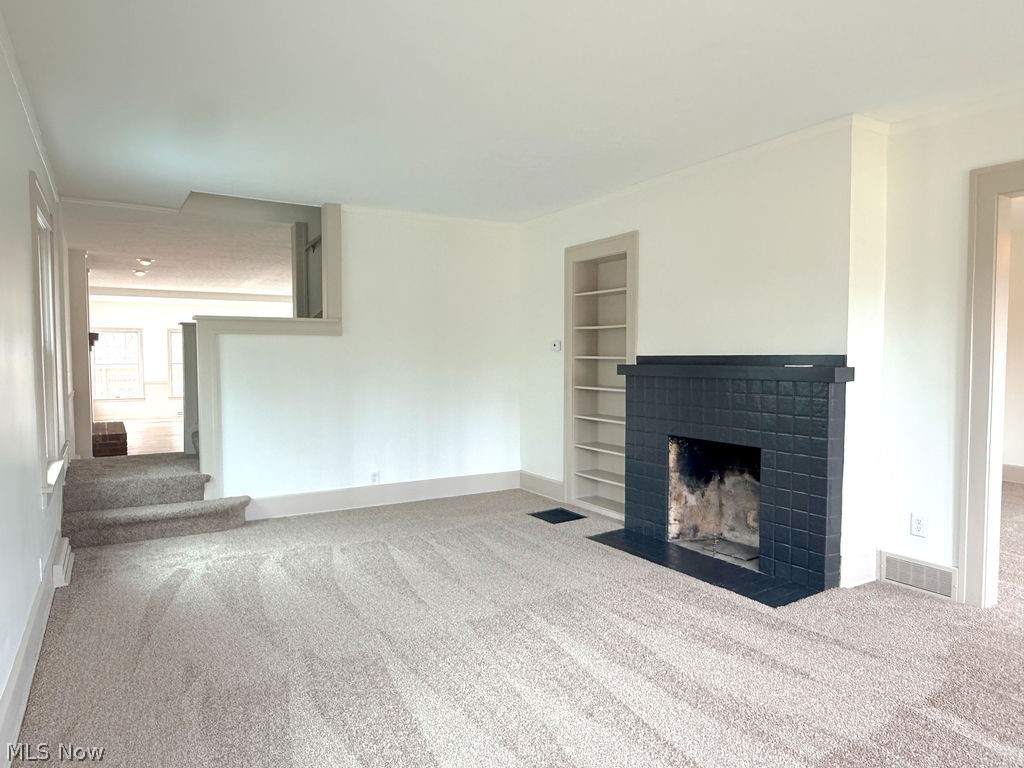 419 Oak Knoll NE Warren OH 44483