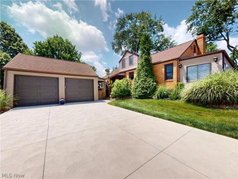 2414 Lakeside Avenue NW Canton OH 44708