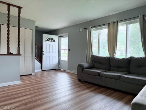 1750 Oneida Avenue Cuyahoga Falls OH 44221