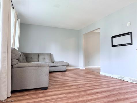 1750 Oneida Avenue Cuyahoga Falls OH 44221