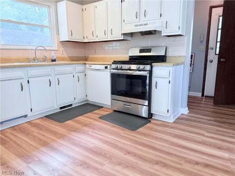 1750 Oneida Avenue Cuyahoga Falls OH 44221