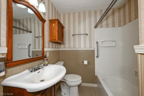 490 Bonshire Road Akron OH 44319