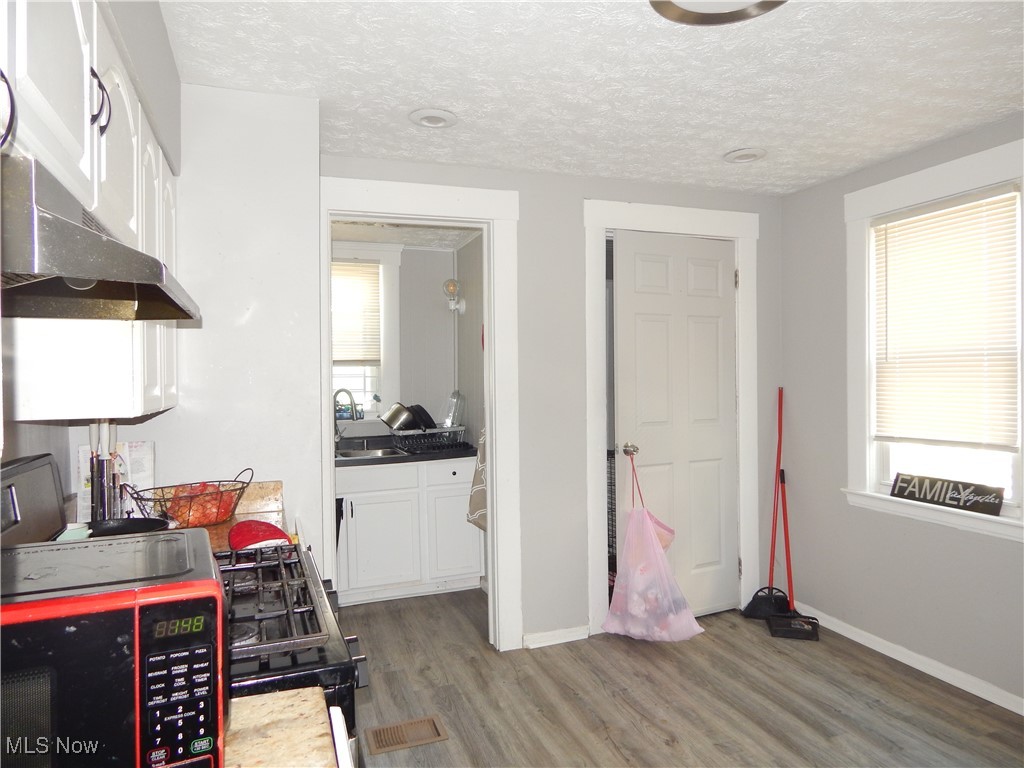 10801 Hull Avenue Cleveland OH 44106