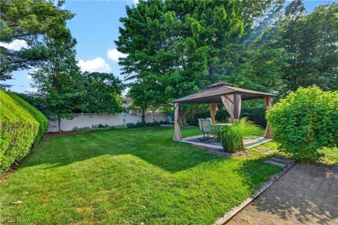 21439 Ellen Drive Fairview Park OH 44126
