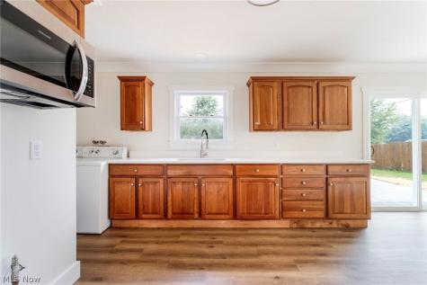 2402 NE Morris Avenue Canton OH 44705