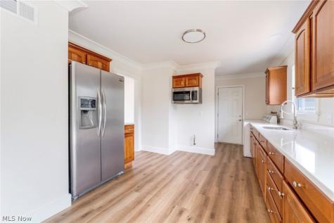 2402 NE Morris Avenue Canton OH 44705