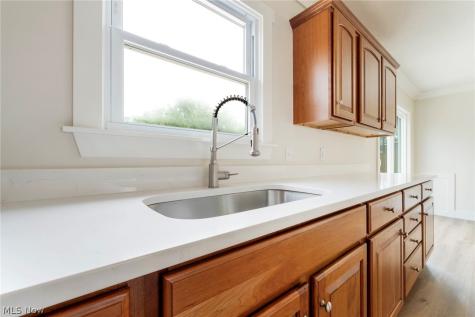 2402 NE Morris Avenue Canton OH 44705