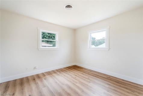 2402 NE Morris Avenue Canton OH 44705