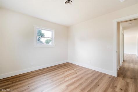 2402 NE Morris Avenue Canton OH 44705
