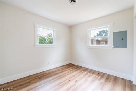 2402 NE Morris Avenue Canton OH 44705