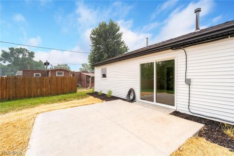 2402 NE Morris Avenue Canton OH 44705