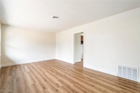 2402 NE Morris Avenue Canton OH 44705