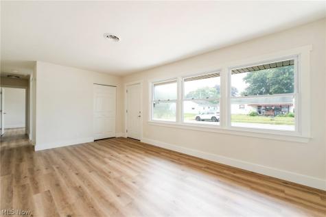2402 NE Morris Avenue Canton OH 44705