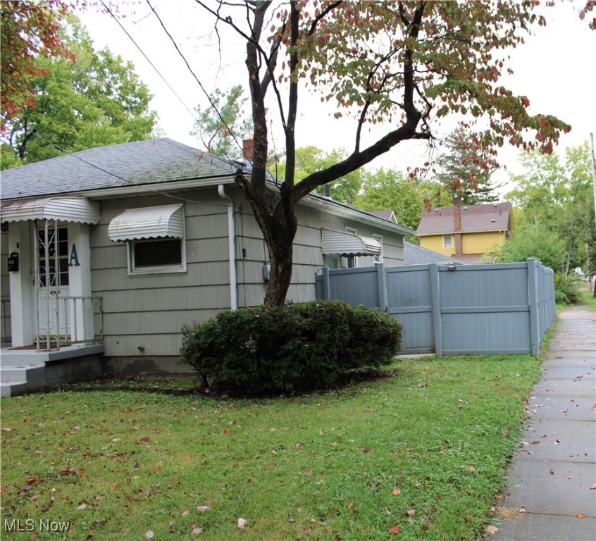 1013 Hardesty Akron OH 44320