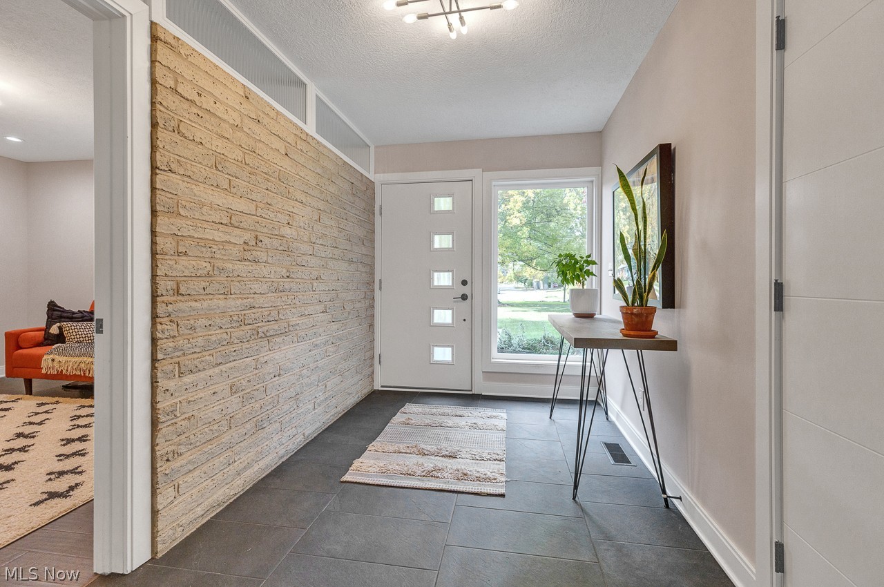 317 Bradley Road Bay Village OH 44140