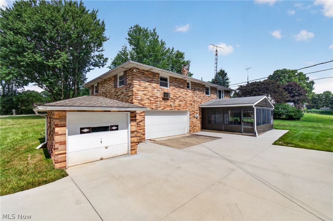 8494 E Wadora Circle NW North Canton OH 44720