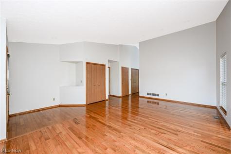 2156 Thornbury Lane Akron OH 44319