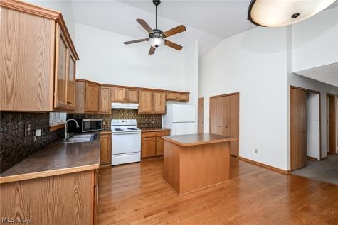 2156 Thornbury Lane Akron OH 44319