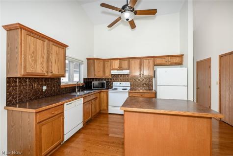 2156 Thornbury Lane Akron OH 44319