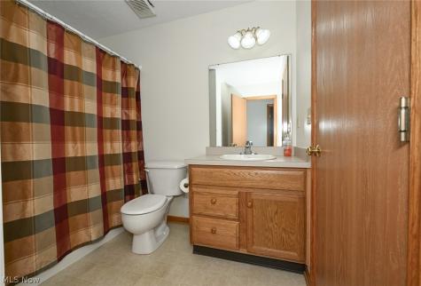 2156 Thornbury Lane Akron OH 44319