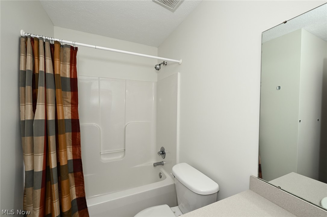 2156 Thornbury Lane Akron OH 44319