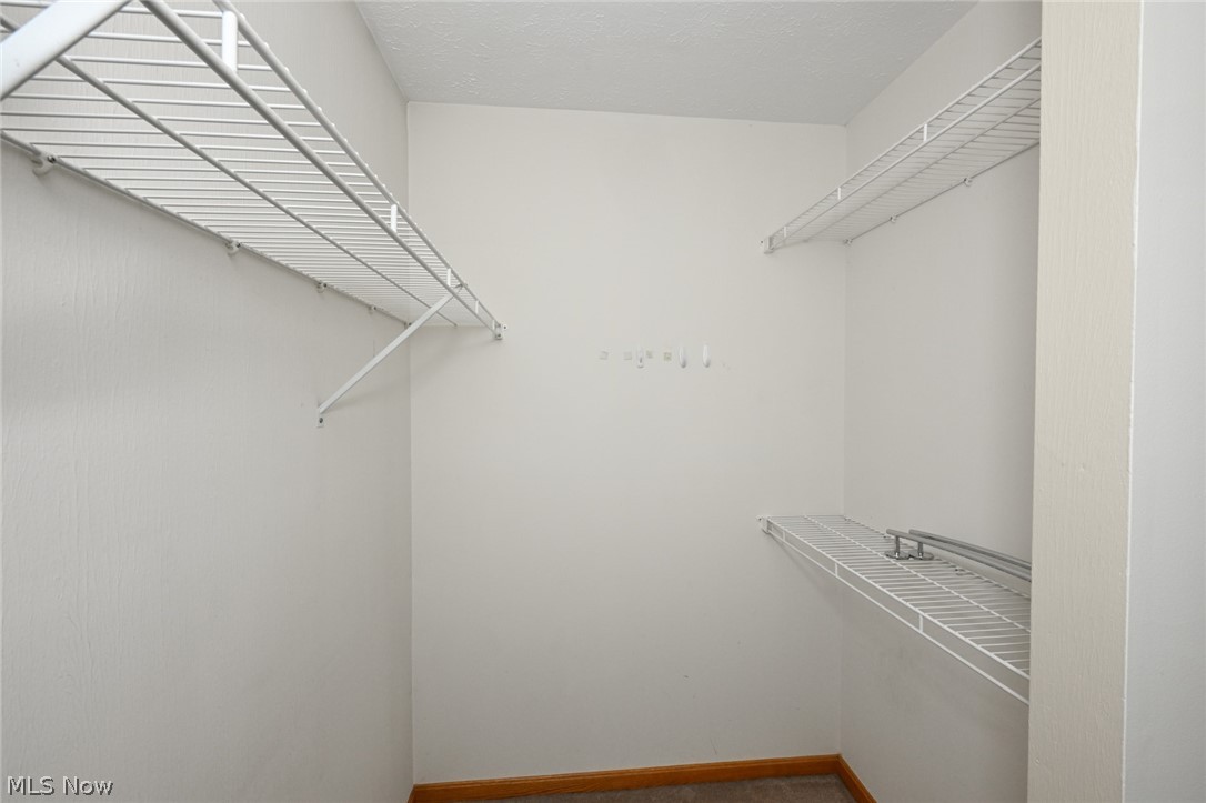 2156 Thornbury Lane Akron OH 44319