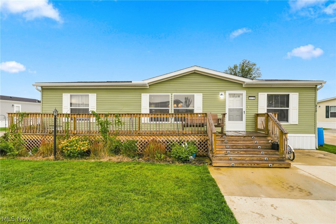 313 Eagle Circle Elyria OH 44035