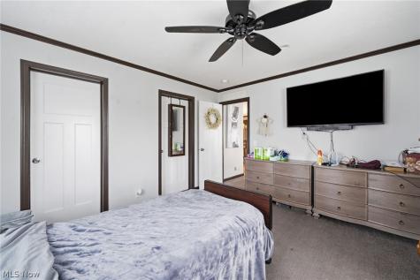 313 Eagle Circle Elyria OH 44035