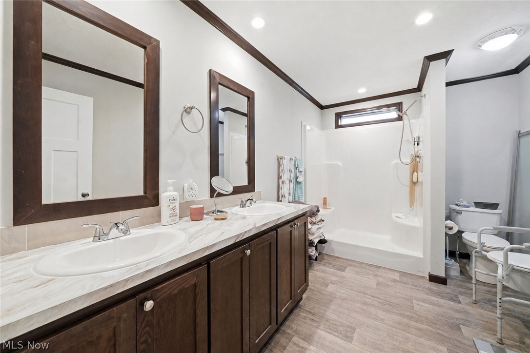 313 Eagle Circle Elyria OH 44035