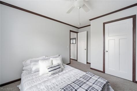 313 Eagle Circle Elyria OH 44035