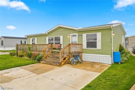 313 Eagle Circle Elyria OH 44035