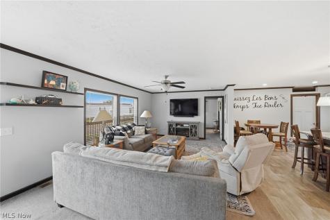 313 Eagle Circle Elyria OH 44035