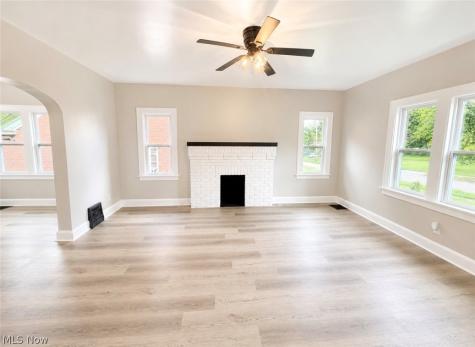 154 Roslyn Drive Youngstown OH 44505