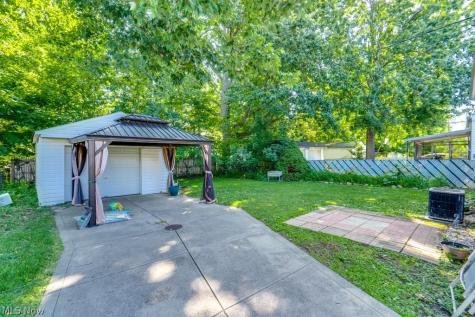 407 E 330th Street Willowick OH 44095