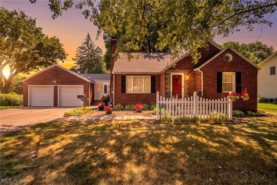 514 Everhard Road SW North Canton OH 44709