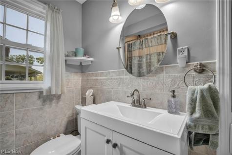 514 Everhard Road SW North Canton OH 44709