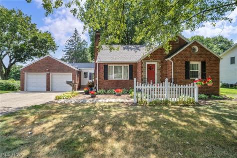 514 Everhard Road SW North Canton OH 44709