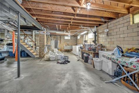 514 Everhard Road SW North Canton OH 44709