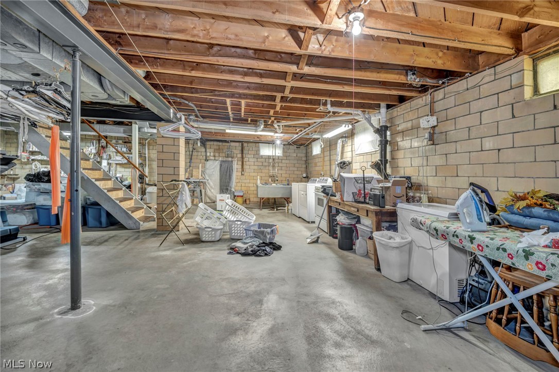 514 Everhard Road SW North Canton OH 44709