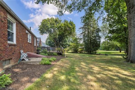 514 Everhard Road SW North Canton OH 44709