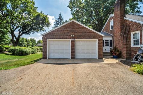 514 Everhard Road SW North Canton OH 44709