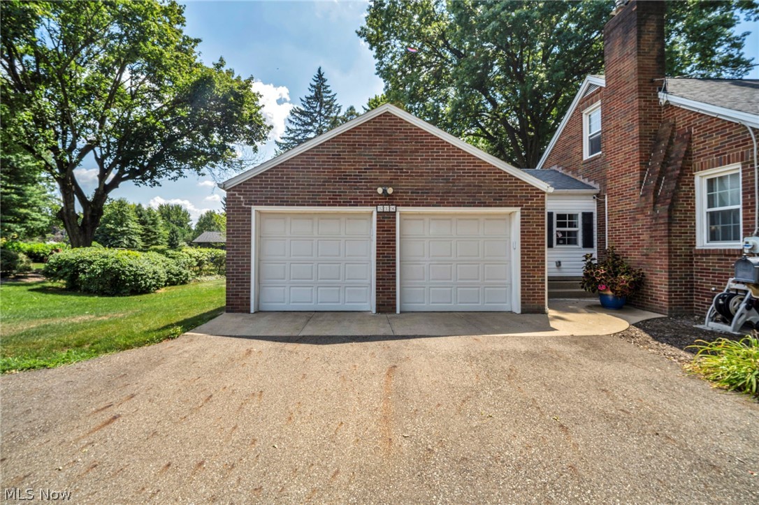 514 Everhard Road SW North Canton OH 44709