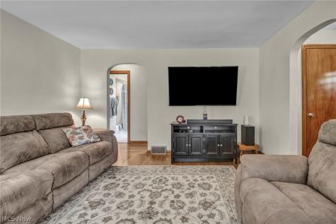 514 Everhard Road SW North Canton OH 44709