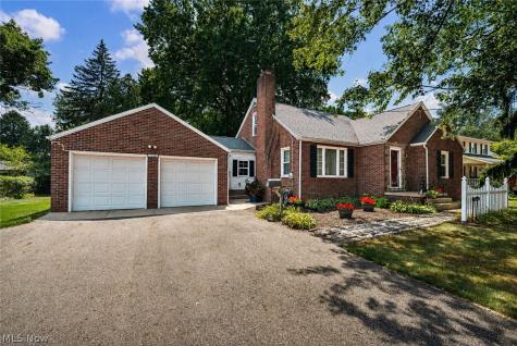 514 Everhard Road SW North Canton OH 44709