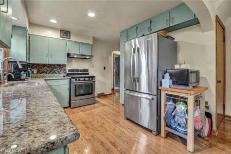 514 Everhard Road SW North Canton OH 44709