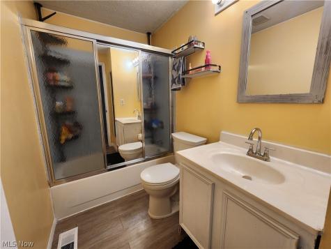 4566 Chatwood Drive Stow OH 44224