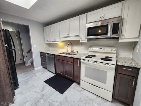 4566 Chatwood Drive Stow OH 44224