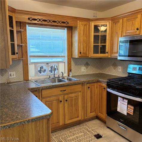 1327 W 9th Street Lorain OH 44052