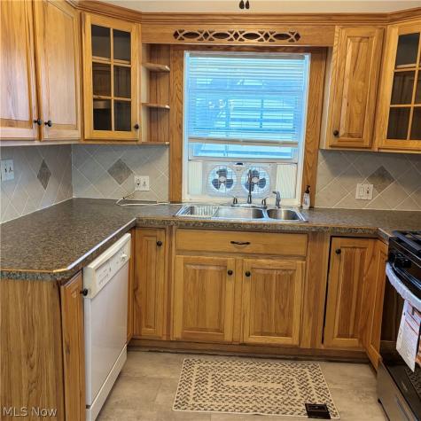 1327 W 9th Street Lorain OH 44052