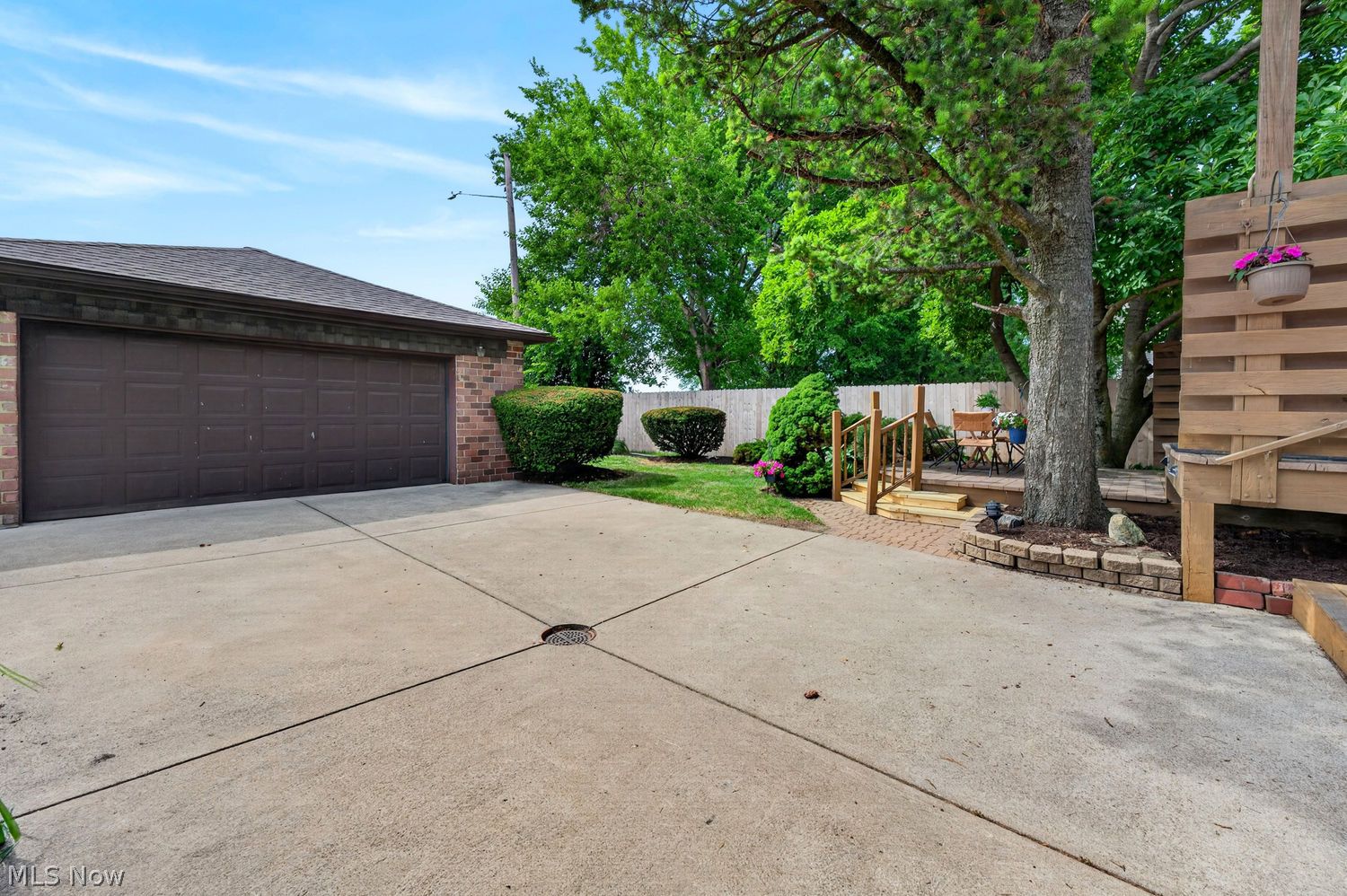 2052 Halstead Avenue Lakewood OH 44107